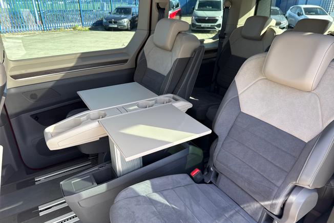 VOLKSWAGEN Multivan Photo 48
