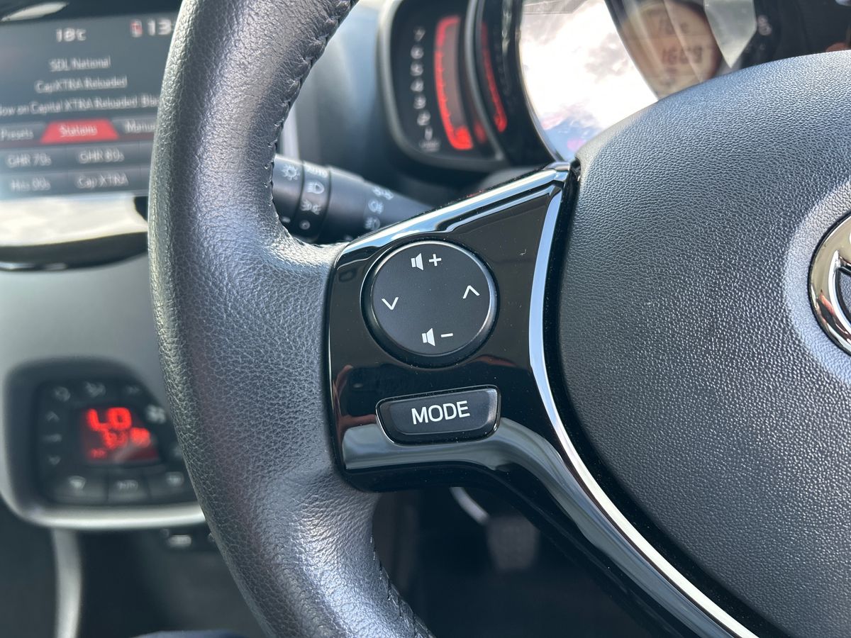 Toyota AYGO Photo 14