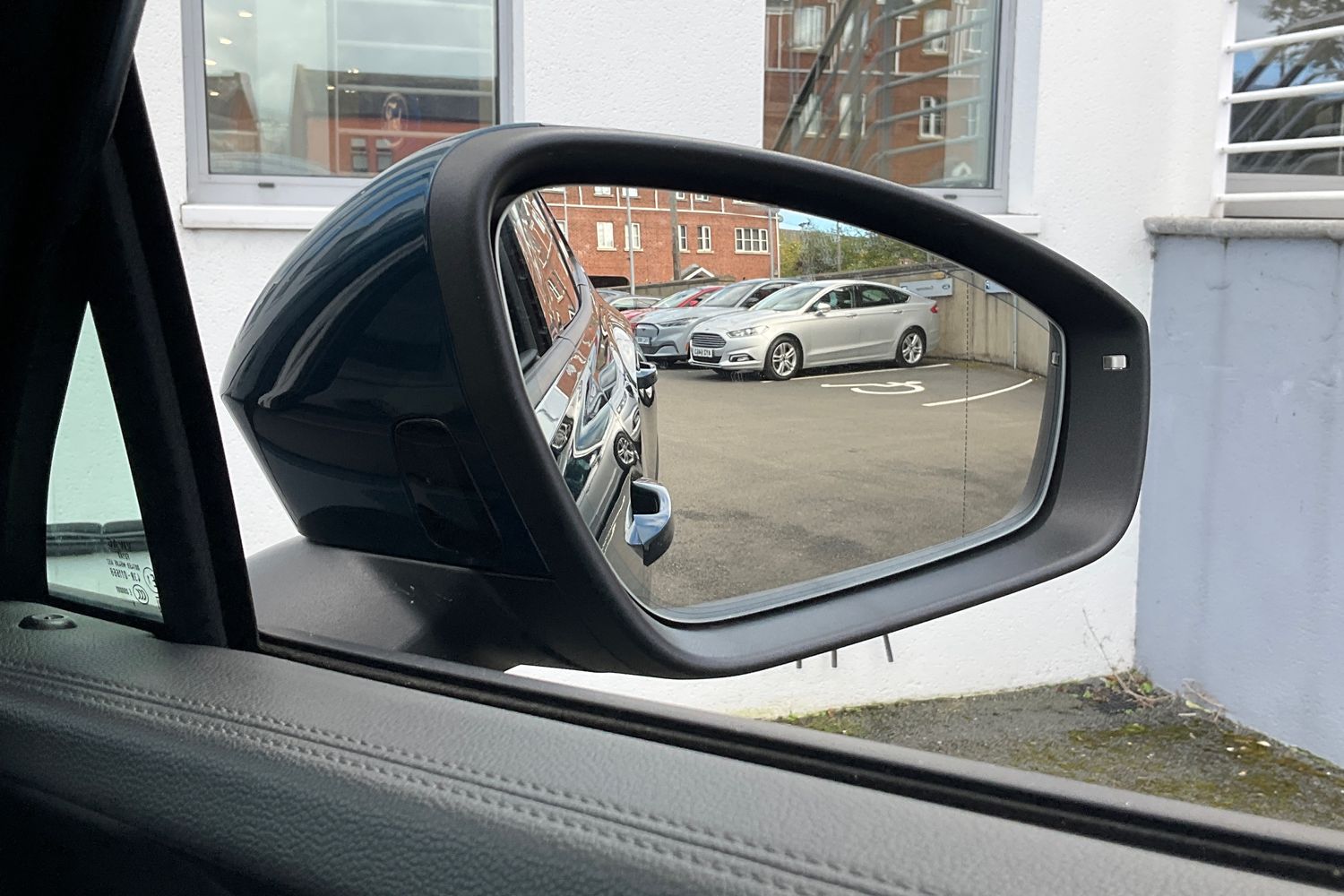 Volkswagen TAYRON Photo 35
