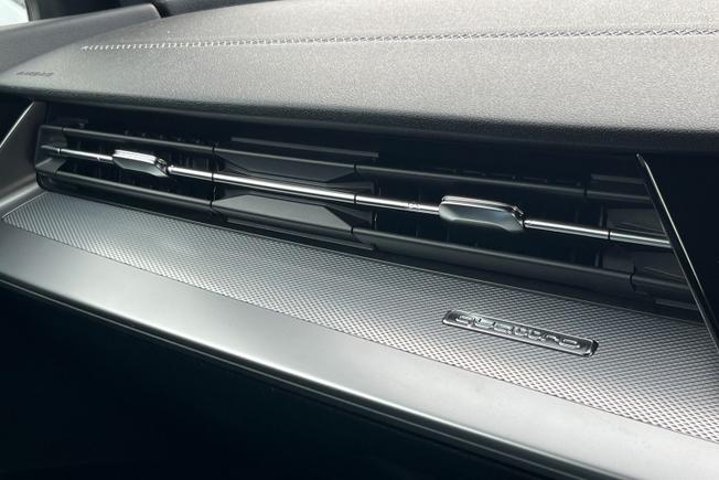 Audi S3 Photo 32