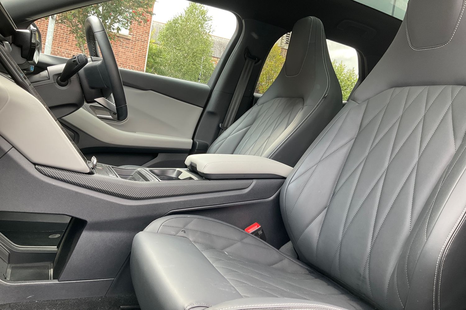 Ford Explorer Photo 18