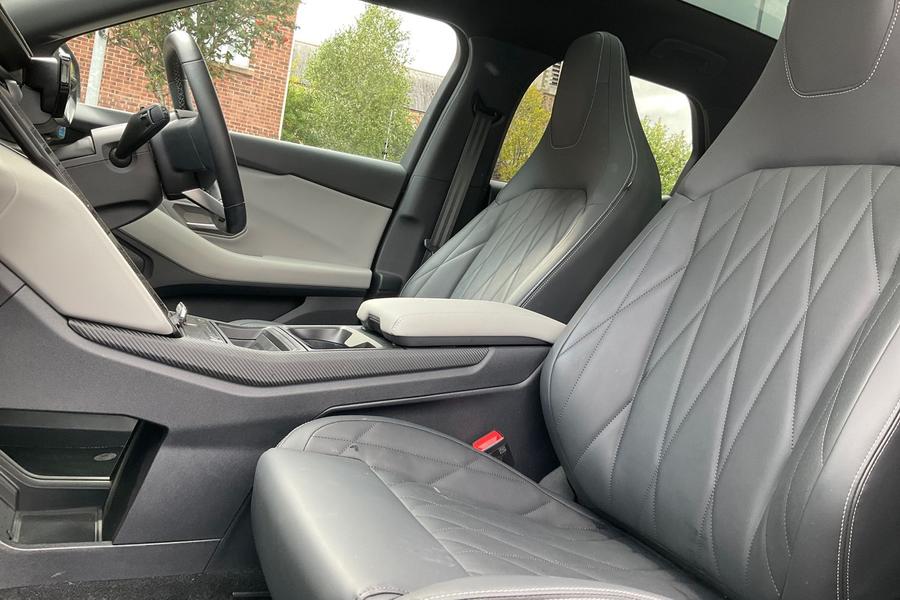Ford Explorer Photo autoimg-d963c4a5236240c72b17d959a87c72f2d8de007c.jpg