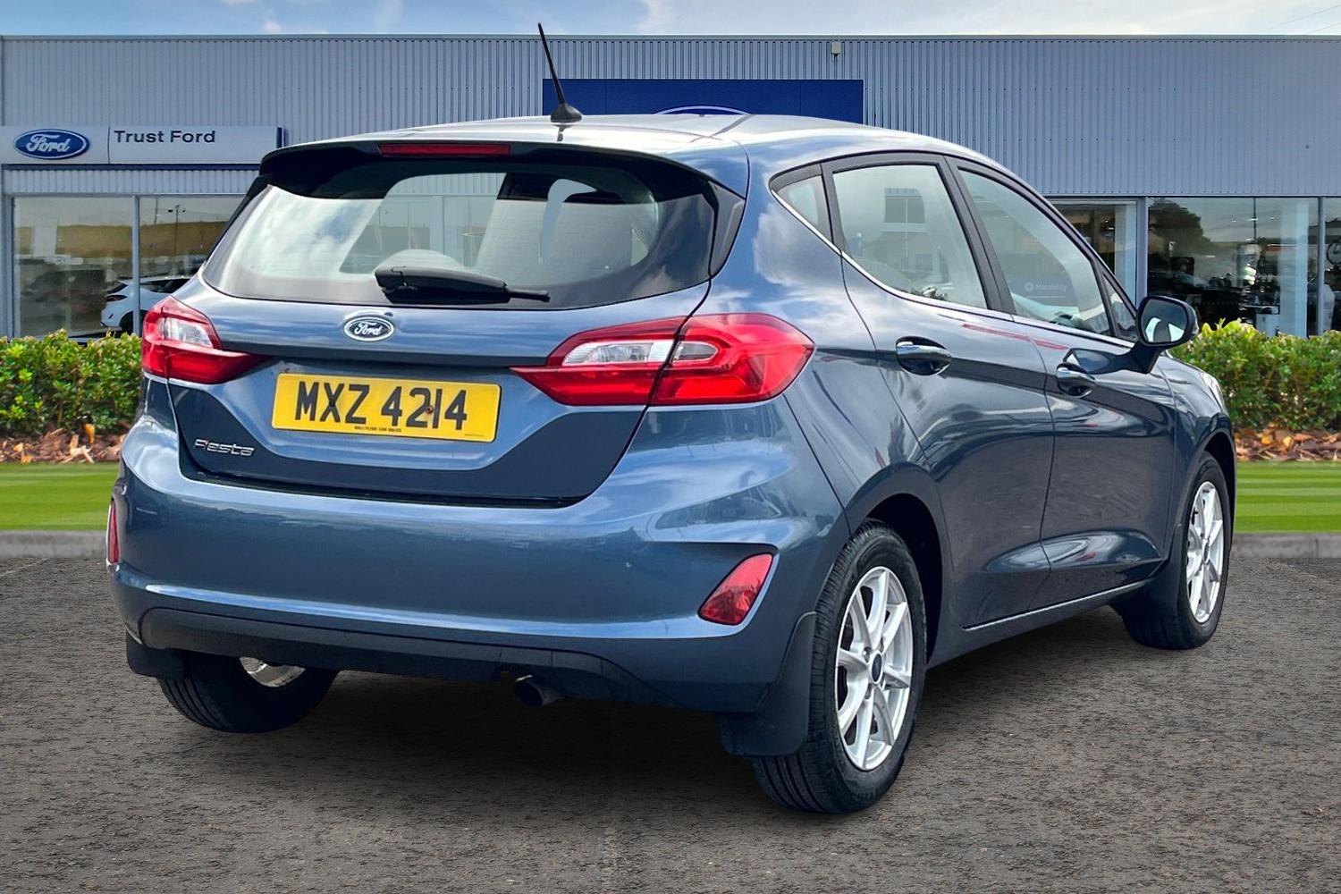 Ford FIESTA Photo 3