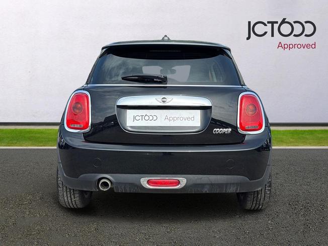 MINI Hatch Photo 7