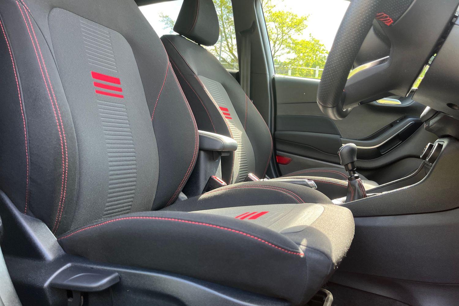 Ford FIESTA Photo 16