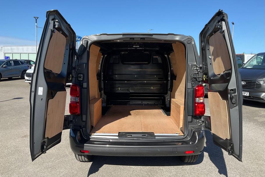 Used VAUXHALL VIVARO EA72JCZ 6
