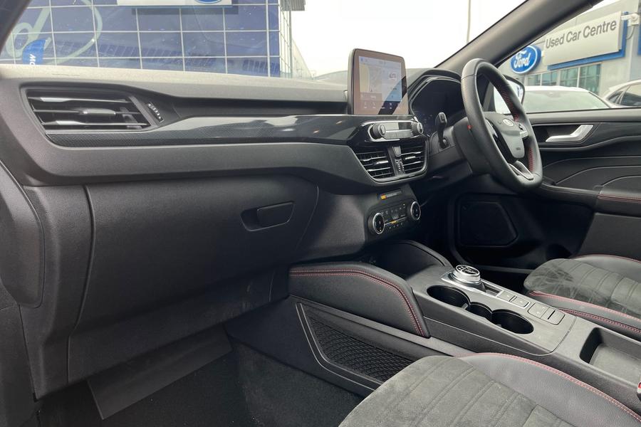 Ford KUGA Photo autoimg-d96fd698b8ae40cb7a18fe82e26aa90f58f00b4f.jpg