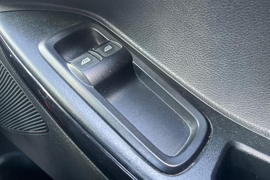 Ford KA+ Photo autoimg-d97178de53932094232a6cd35e57975f872a6fd7.jpg