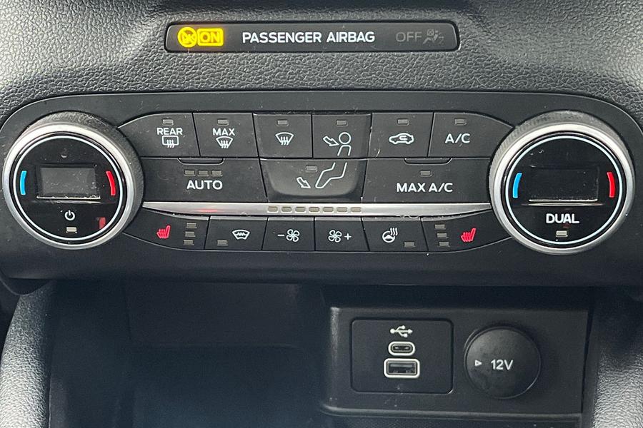 Ford KUGA Photo autoimg-d971fa7e6085731c06fd2048b3ef6eb7af574b2d.jpg