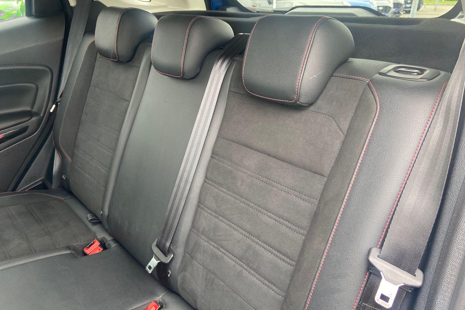 Ford ECOSPORT Photo 19