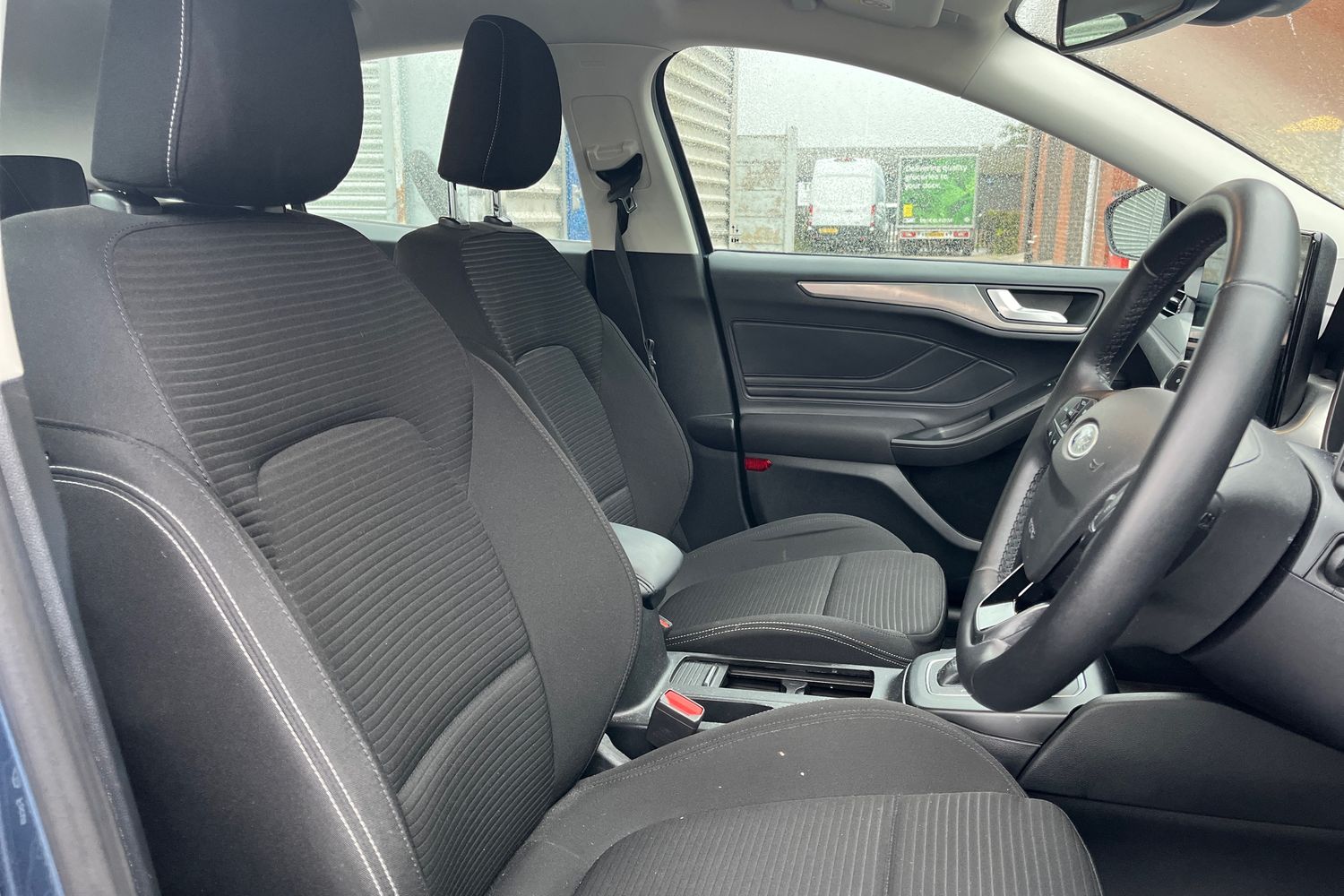 Ford FOCUS Photo 16