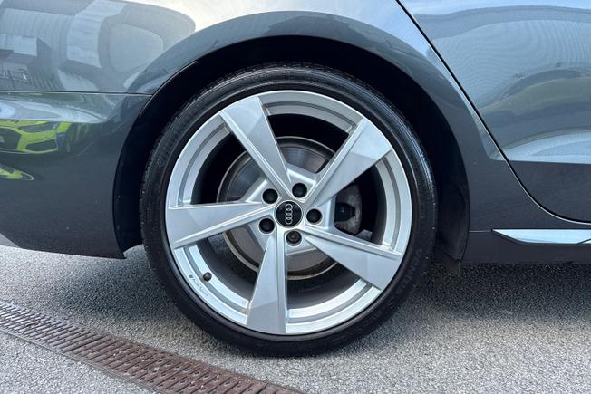 AUDI A4 Photo 5