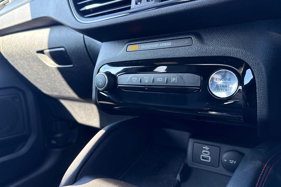 Ford KUGA Photo autoimg-d976ff18bf9f1d495cdd83c538154a31defc6a44.jpg