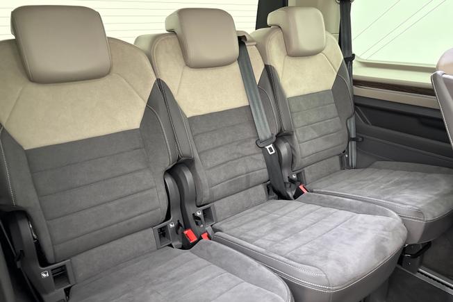VOLKSWAGEN Multivan Photo 9