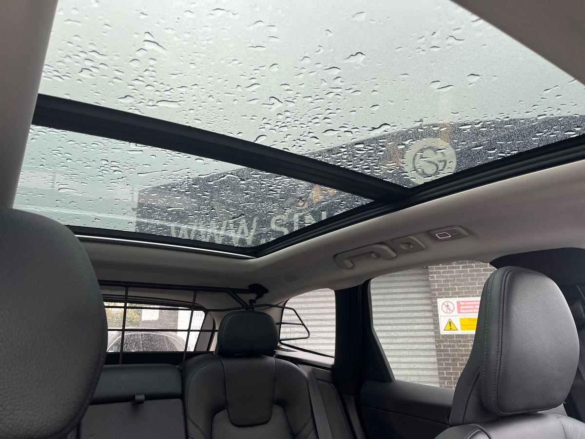 Volvo XC60 Photo 17