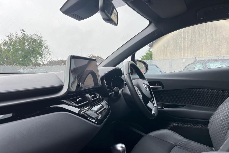 Toyota C-HR Photo autoimg-d97f659d4942380e04714b50c0ca78af27015b58.jpg