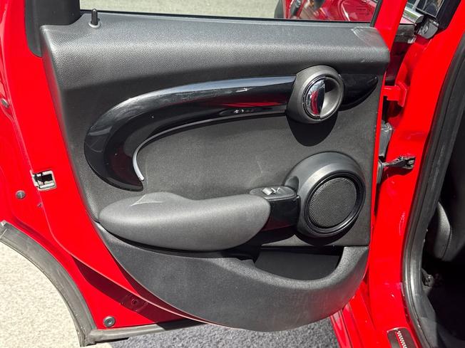 MINI Hatch Photo 29