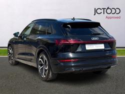 AUDI e-tron Photo 3