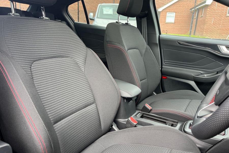 Ford FOCUS Photo autoimg-d9817ed7dab9e9fc90e50b630817dd5f811ceec0.jpg