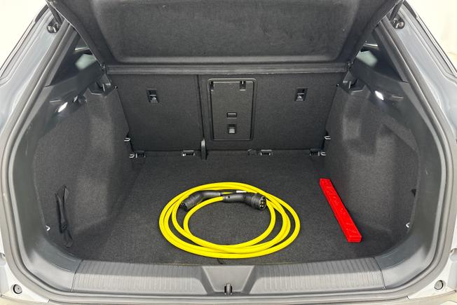 VOLKSWAGEN ID.4 Photo 12