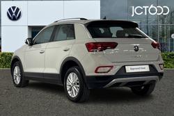 Volkswagen T-Roc Photo 3