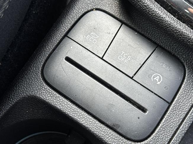 FORD Fiesta Photo 37
