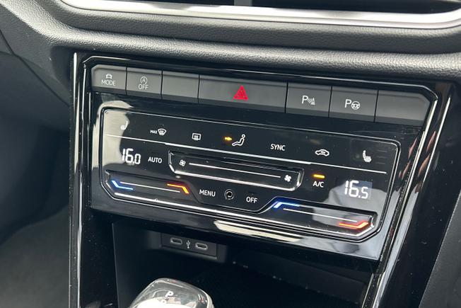 VOLKSWAGEN T-Roc Photo 45