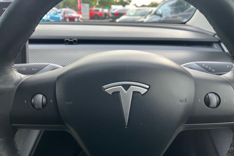 TESLA MODEL 3 Photo autoimg-d98d0517996cee2a10bb70f418adfa9618c42f5f.jpg