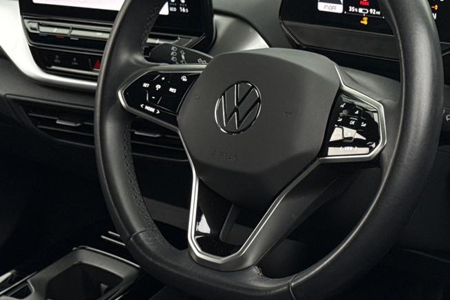 VOLKSWAGEN ID.4 Photo 38