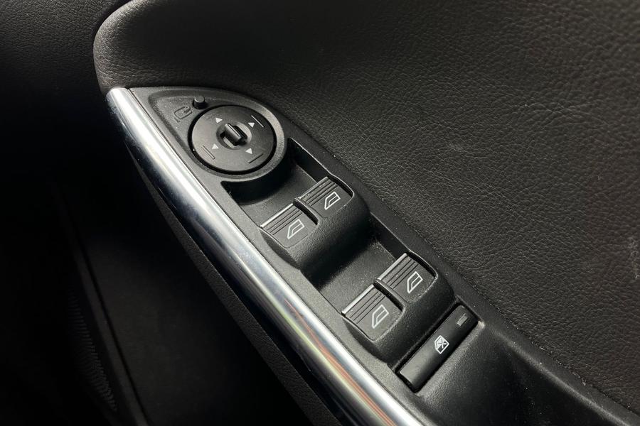 Ford Focus Photo autoimg-d995ded8b554f10663a38271815f26b03d035837.jpg