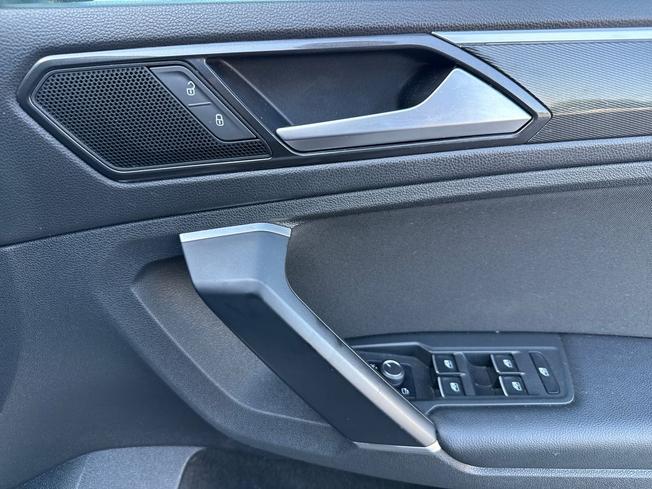 VOLKSWAGEN Tiguan Photo 30