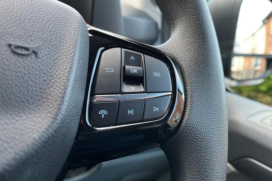 Used Ford TRANSIT CUSTOM MX75KFO 29