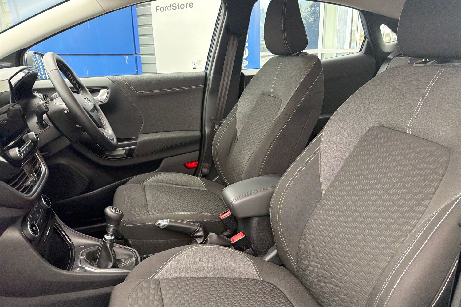Ford PUMA Photo 18