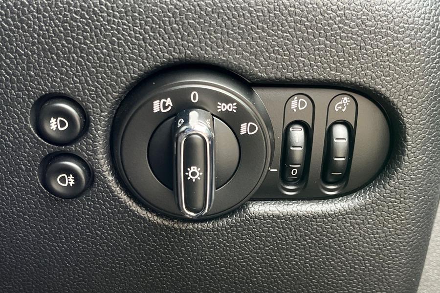 MINI Hatch Photo autoimg-d99ab3fb7e4c8e164a9f86637998a6cc302052c2.jpg
