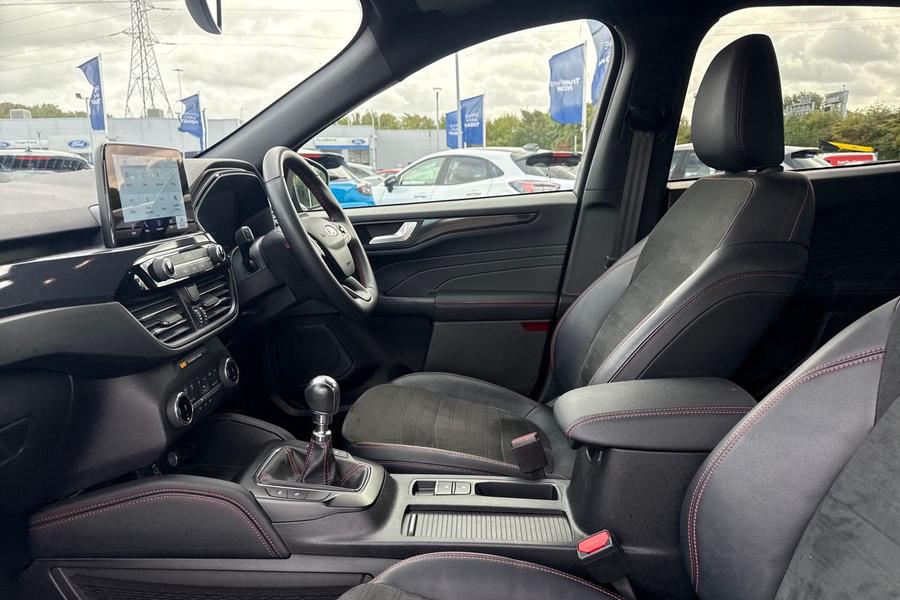 Ford KUGA Photo autoimg-d99adf0dca42491dd537df89a5a45d7d2fa9fed2.jpg