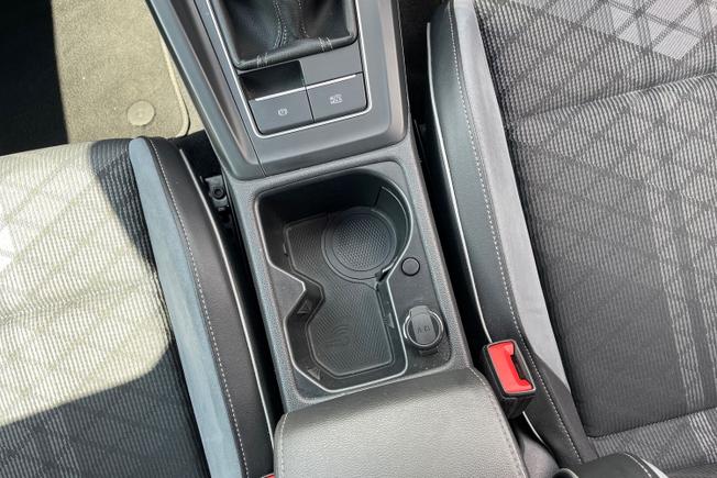 VOLKSWAGEN Golf Photo 36