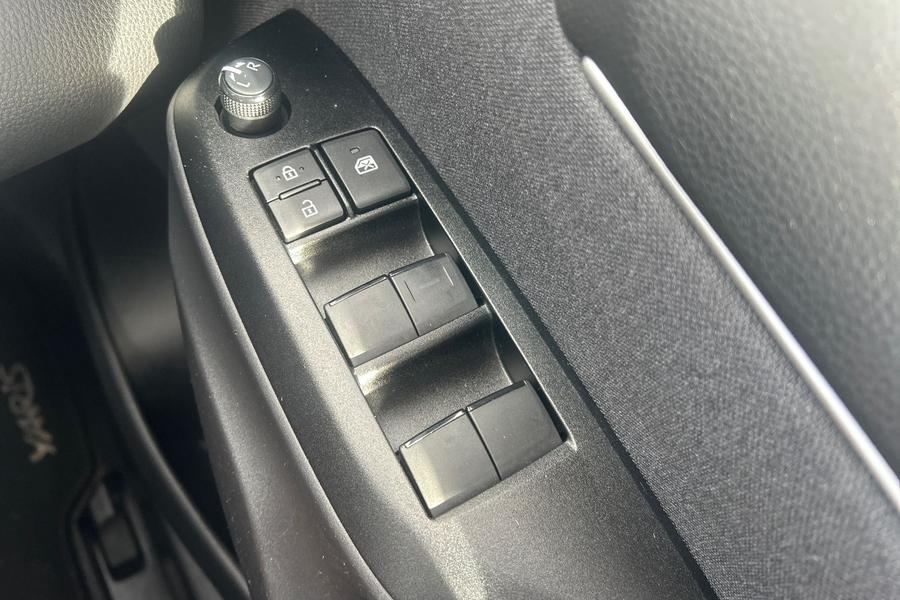 Toyota YARIS Photo autoimg-d99e56dda7481c8b078571c71432c8f16313bd1b.jpg