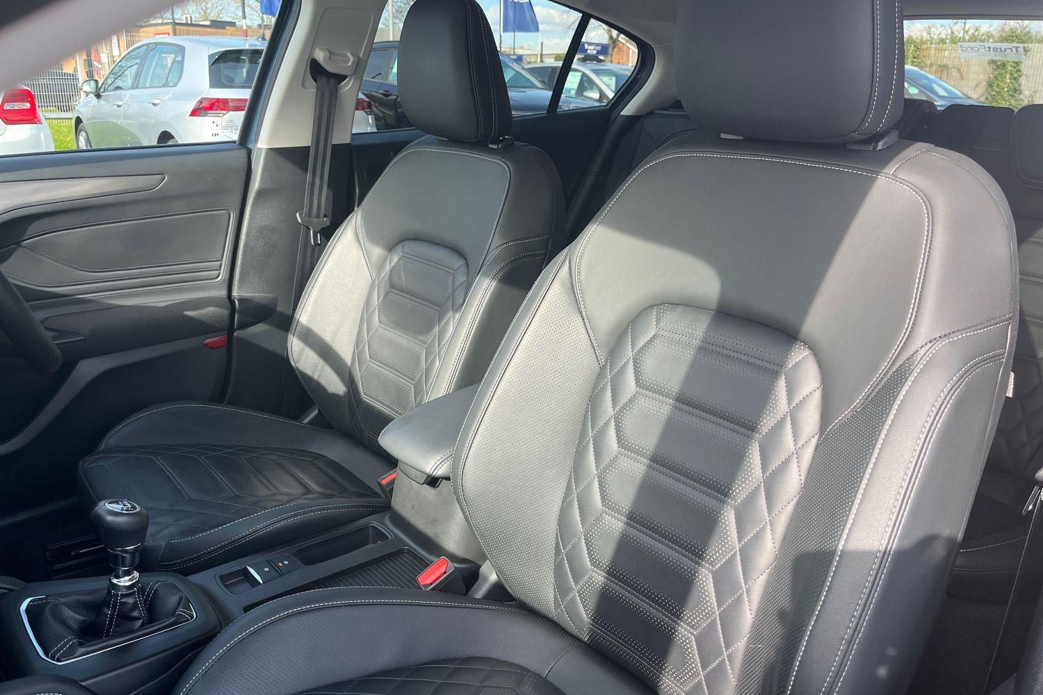 Ford FOCUS Photo 18