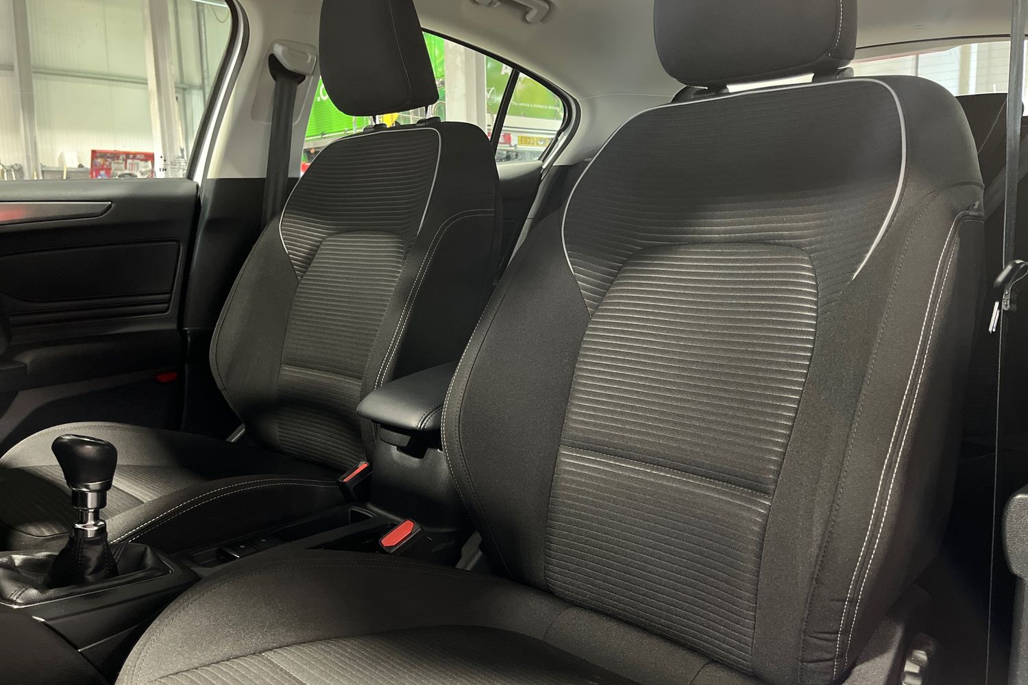 Ford FOCUS Photo 18