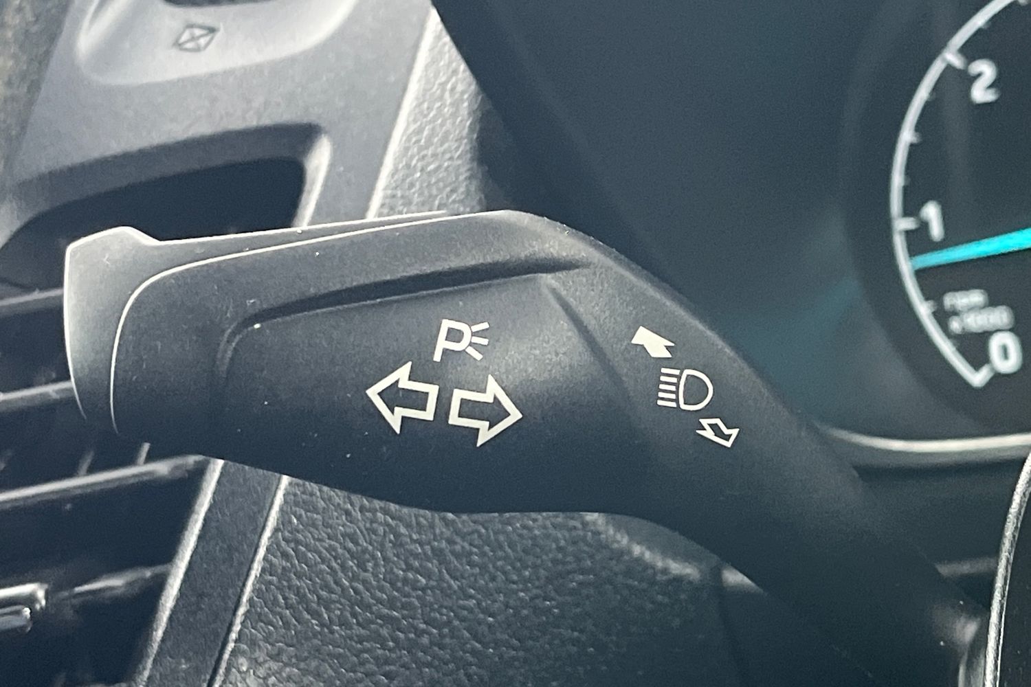 Ford TRANSIT CONNECT Photo 27