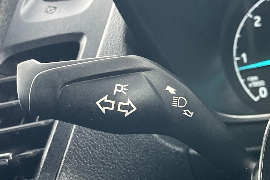 Ford TRANSIT CONNECT Photo autoimg-d9a4828a9b5c4d0204ce6ef2b84eabe72e1726e0.jpg