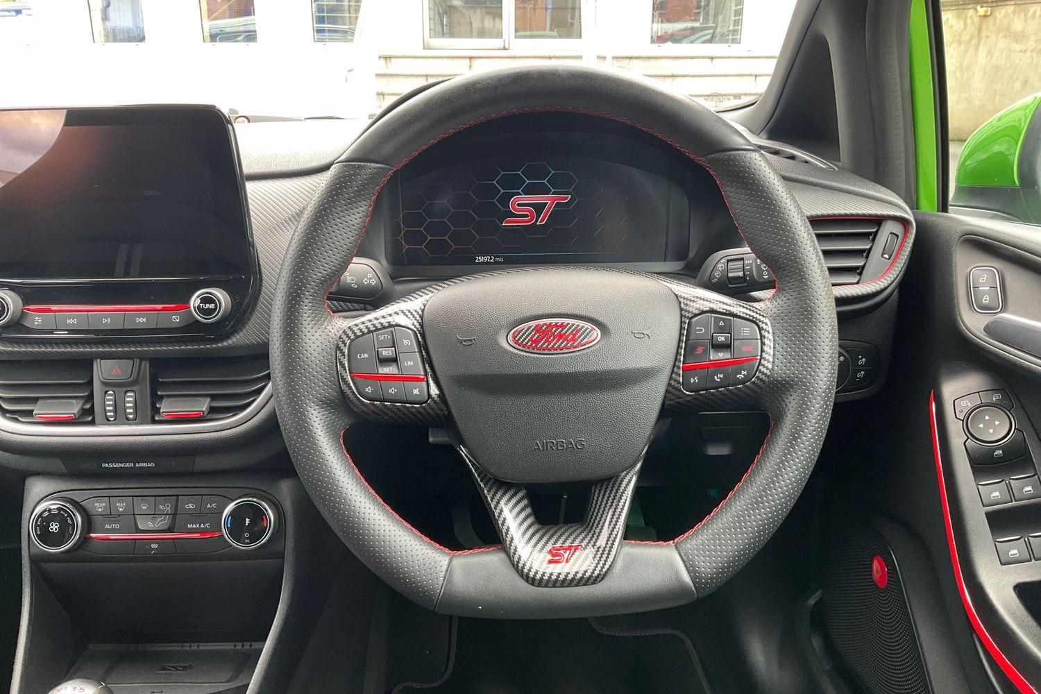 Ford Fiesta Photo 11