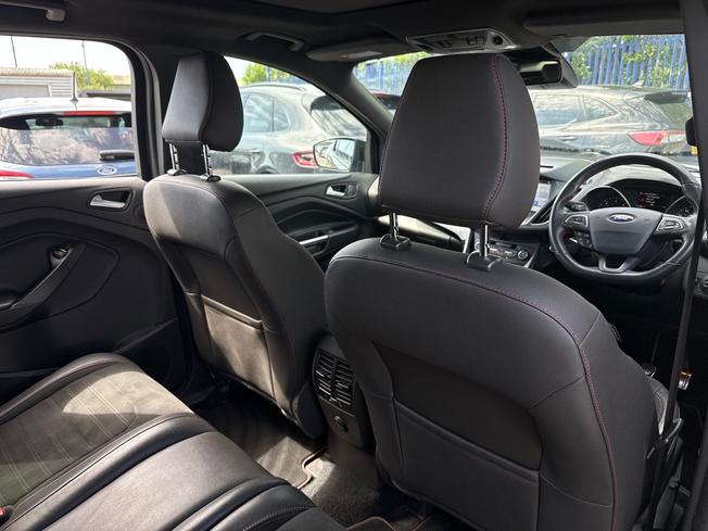 FORD Kuga Photo 30