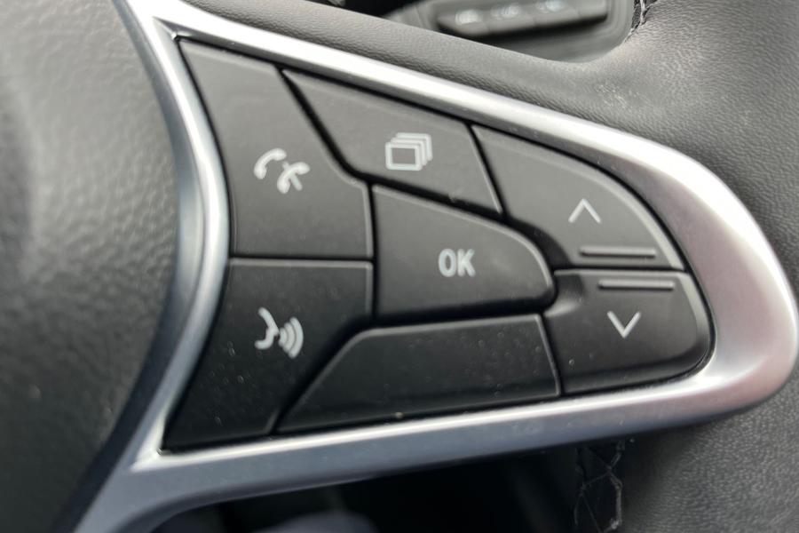 Renault CLIO Photo autoimg-d9a6ddece84a4be596bb9b9c93f74b23304f2daf.jpg
