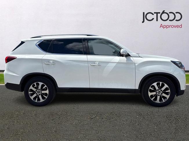 SSANGYONG Rexton Photo 4