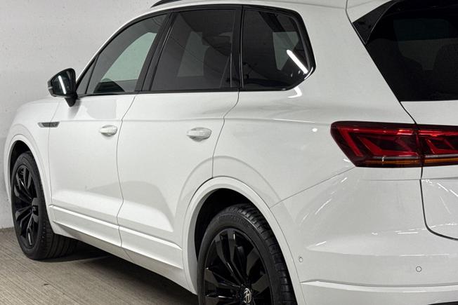 VOLKSWAGEN Touareg Photo 26