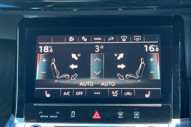 AUDI Q8 E-Tron Photo 31