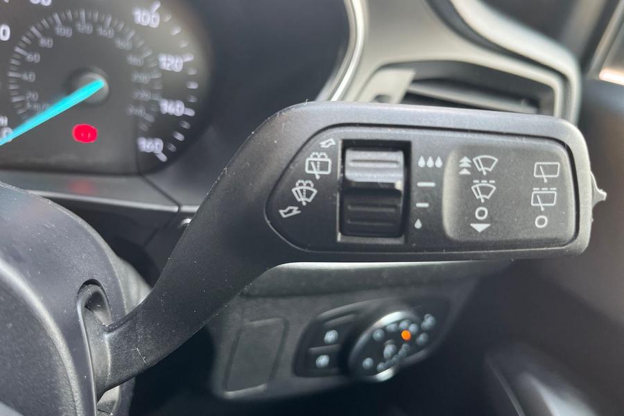 Ford FOCUS Photo autoimg-d9b0cdb964db5e5d973b16728b99cef45ba6efee.jpg
