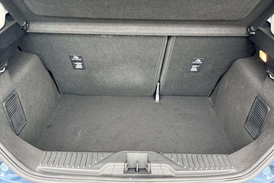 Ford FIESTA Photo autoimg-d9b1c0b01d608dc515858be08c5ea23047077961.jpg