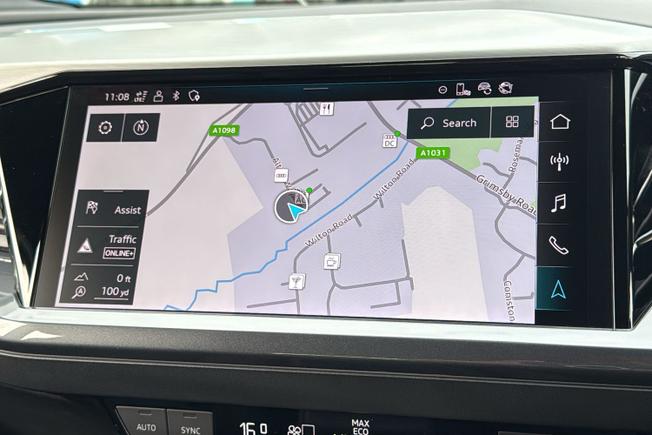Audi Q4 e-tron Photo 14
